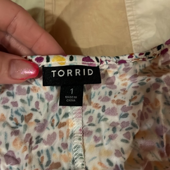 Torrid Blouse - Picture 4 of 5